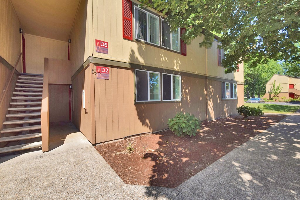 a view of the front of the building