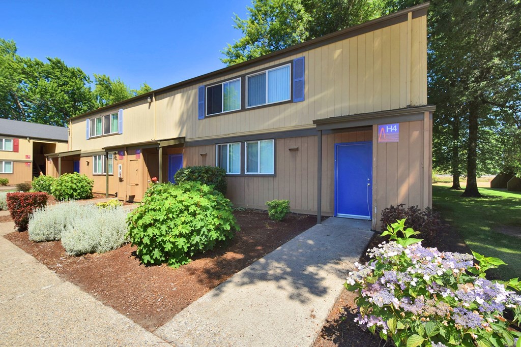 front of property, the retreat at center hill lake