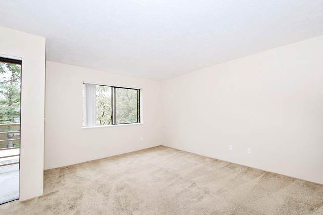 1-bedroom apartment at Crystal Lake Apartments in Milwaukie, OR