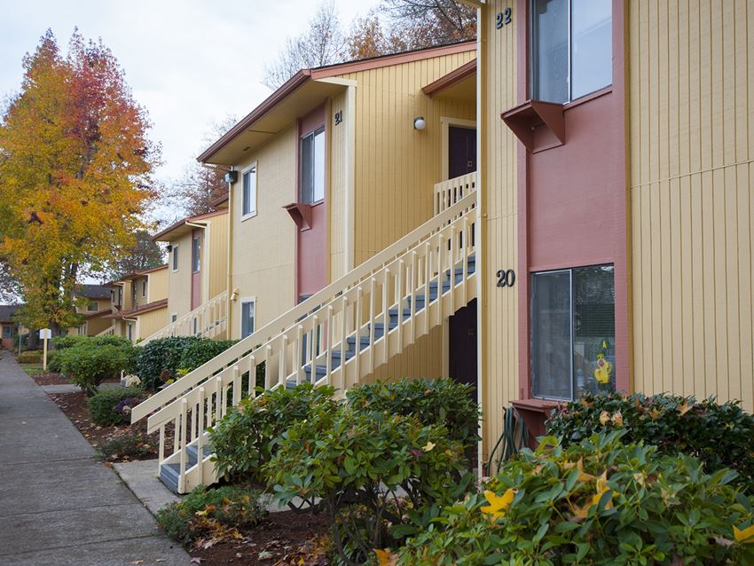 Countrywood Manor Apartments, 217 SE LaCreole Drive, Dallas, OR RentCafe