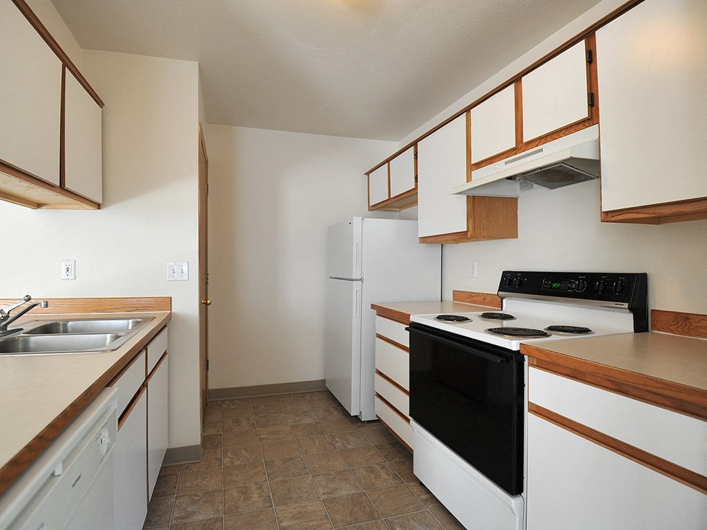 Emerald Pointe kitchen