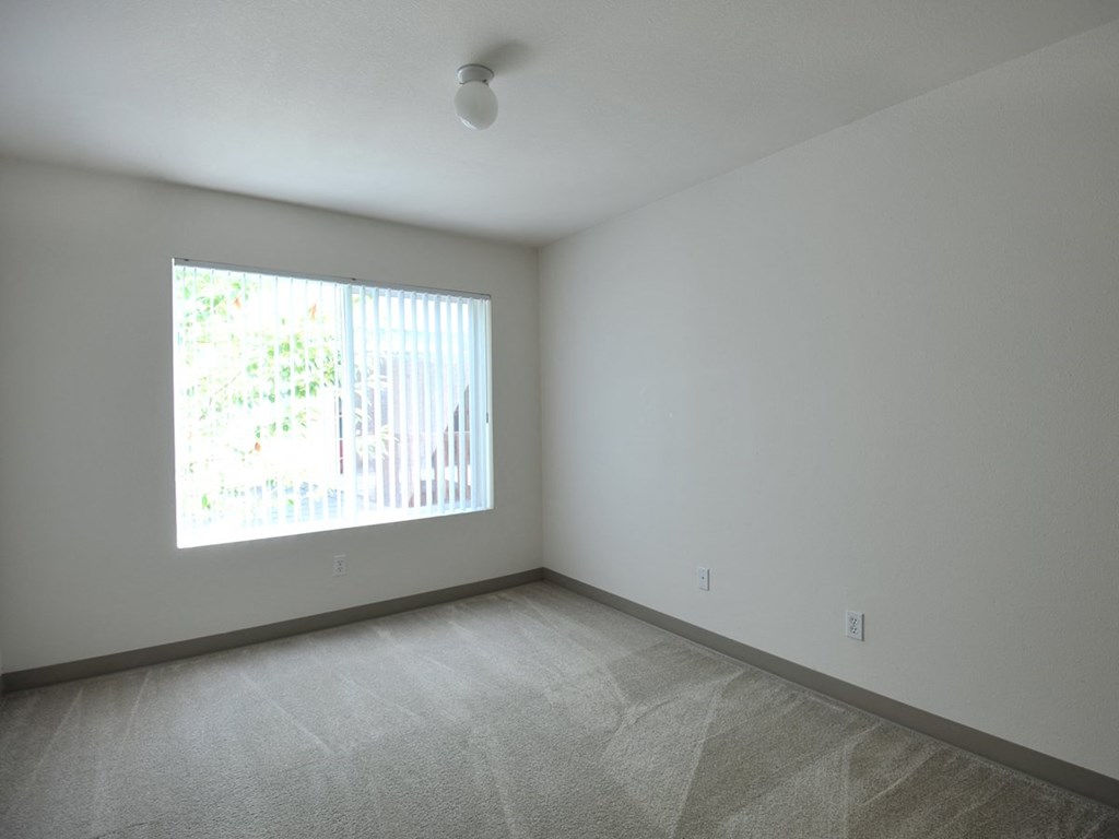 Emerald Pointe bedroom