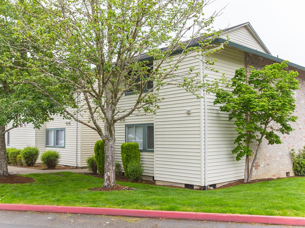 Willow Creek: Exterior