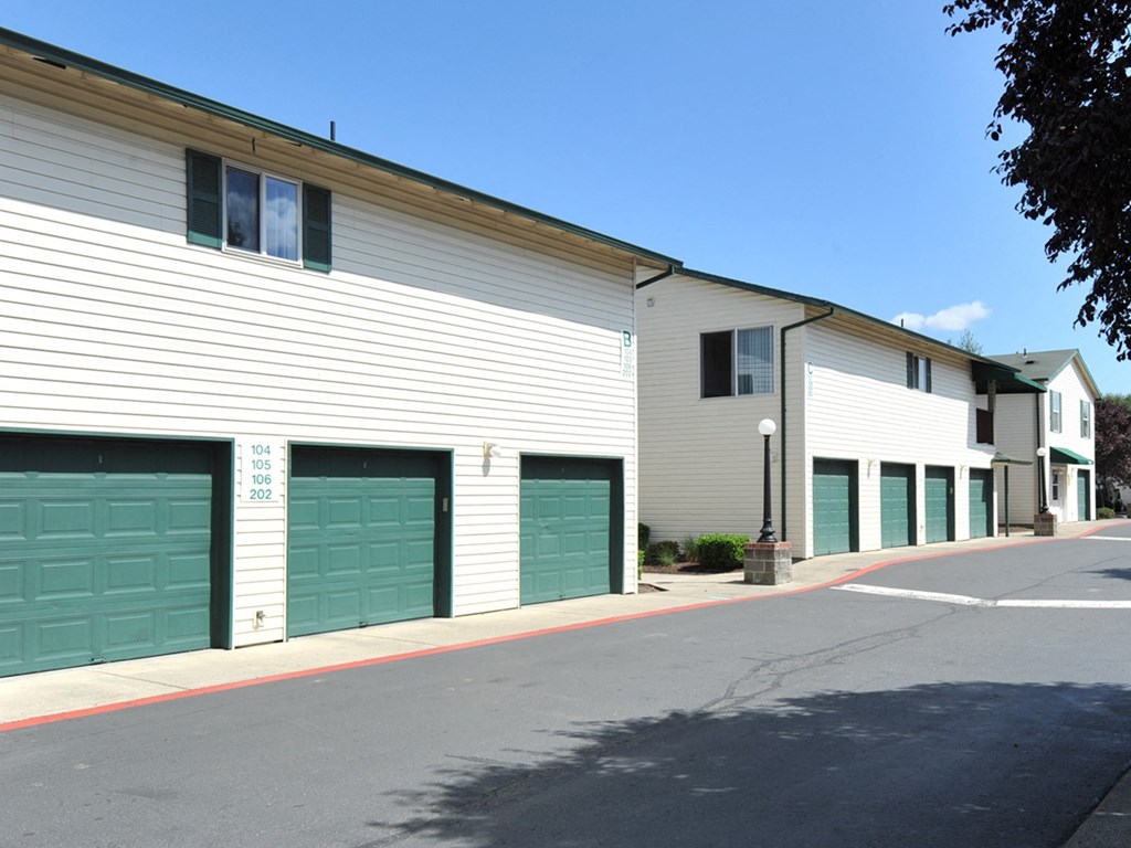 Emerald Pointe garages