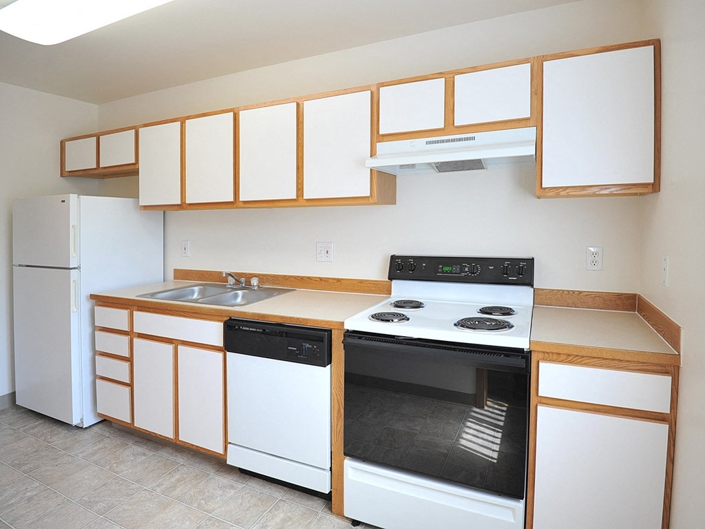 Emerald Pointe kitchen