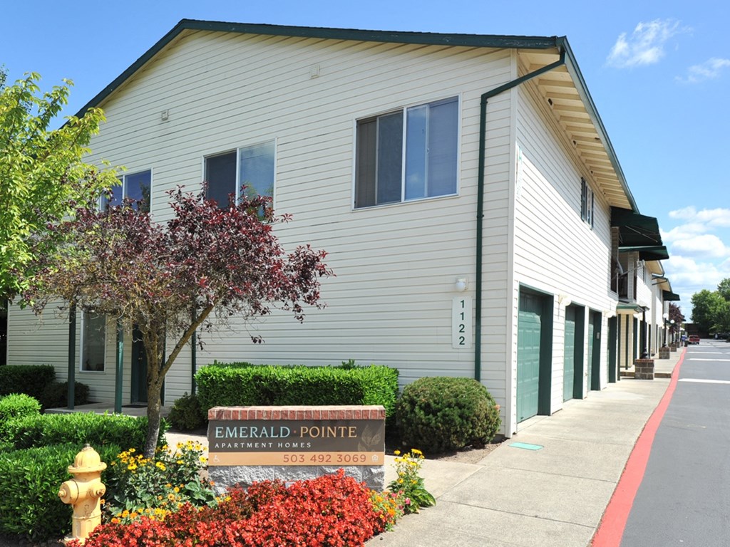 Emerald Pointe exterior monument sign