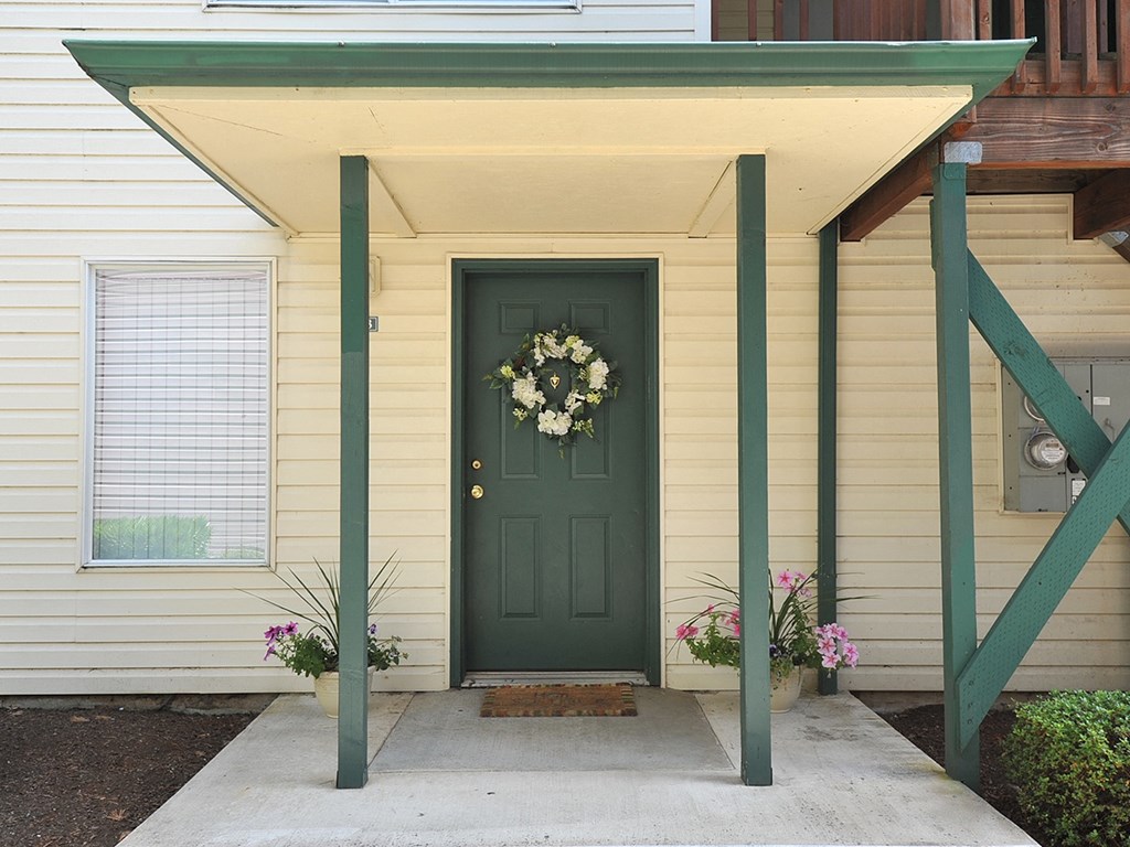 Emerald Pointe entry