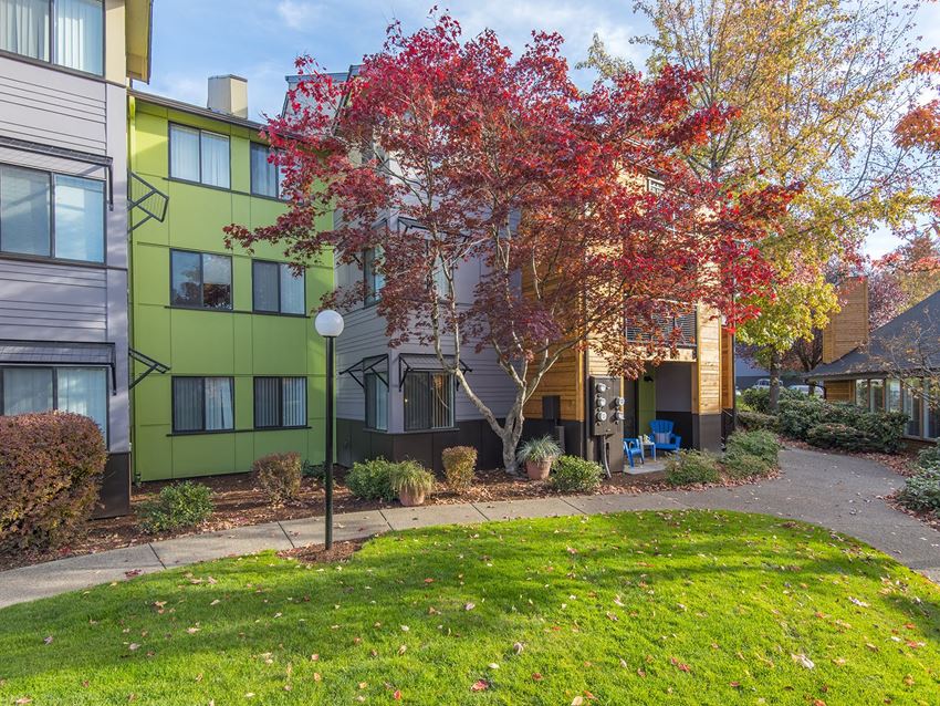 Squires Court Exterior - Photo Gallery