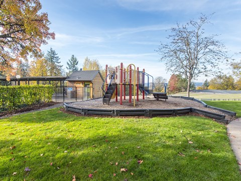 Squires Court Playground