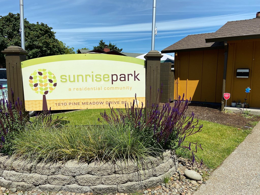 Sunrise Park monument