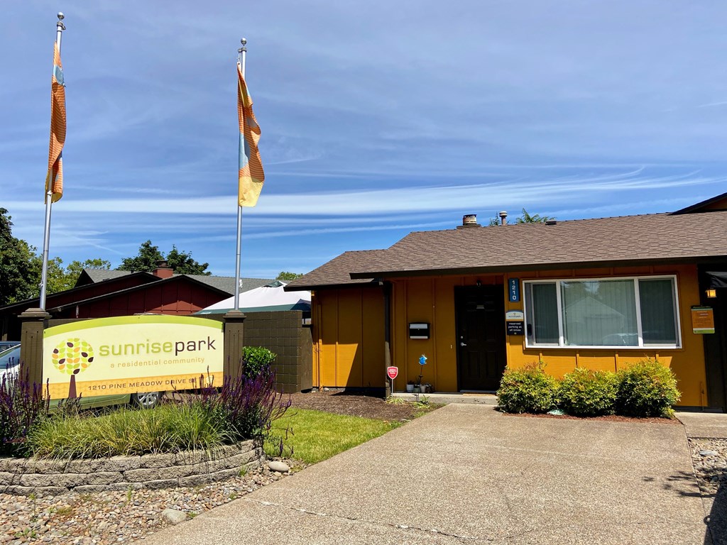 Sunrise Park monument and leasing office