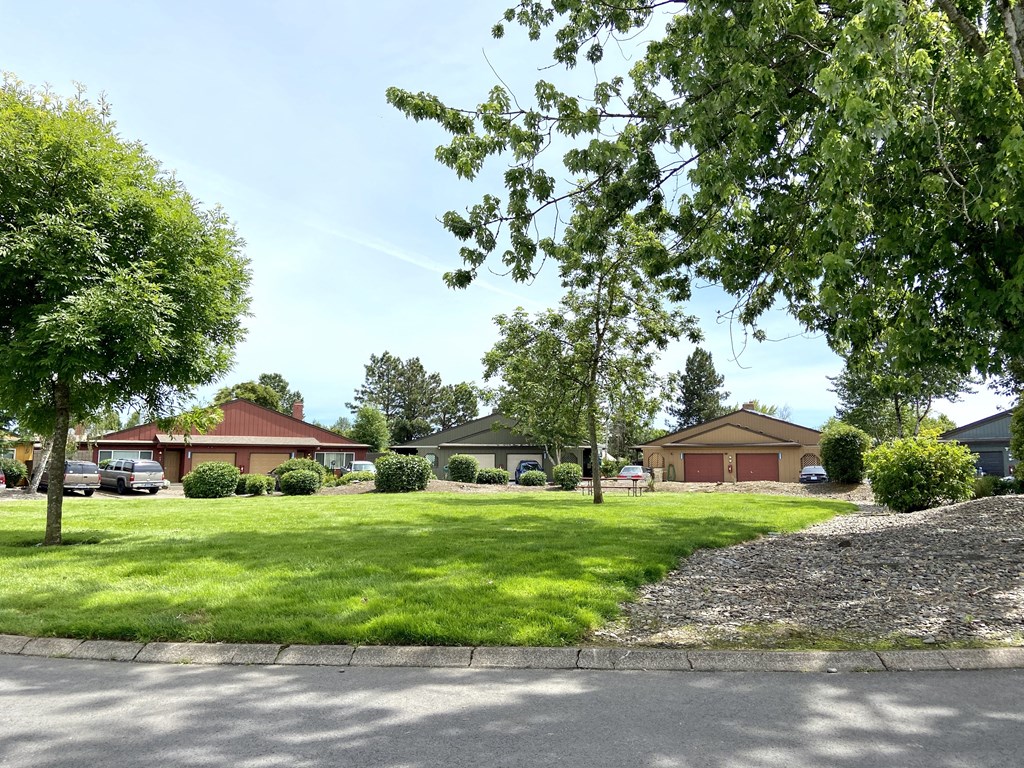 Sunrise Park exterior landscaping