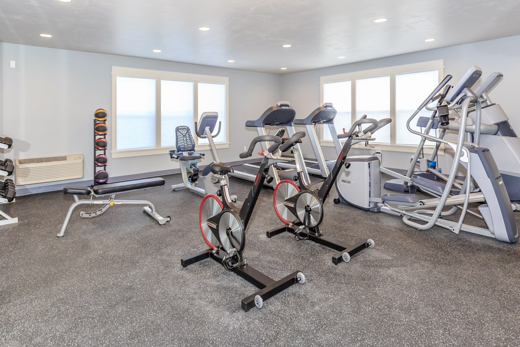 the gym at the flats at big tex apartments