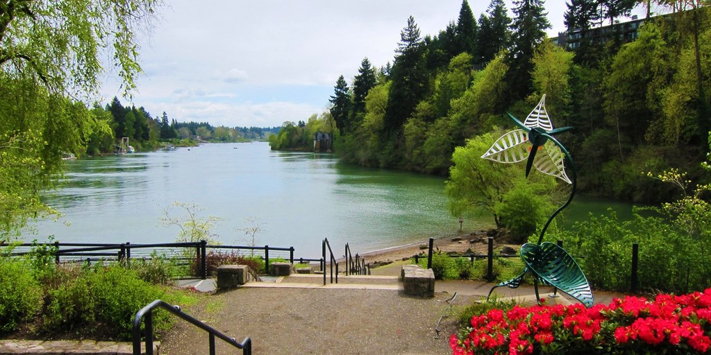 Lake Oswego view of Willamette river from George Rogers park