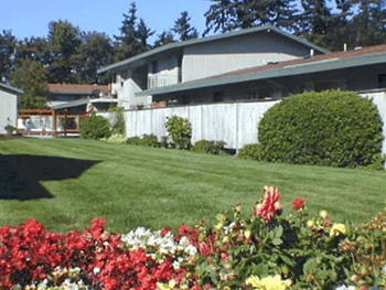 Fairmont Exterior Lawn - Photo Gallery 2