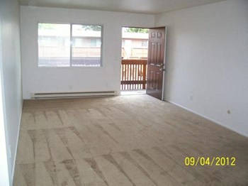 Hidden Court Living Area - Photo Gallery 5