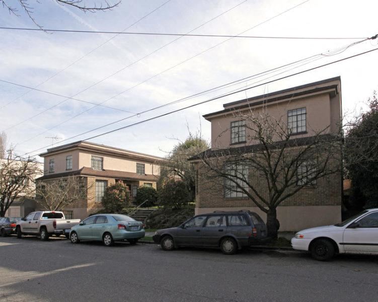 Roxi Court Apartments