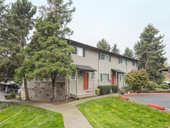 Village Manor Exterior - Photo Gallery 4