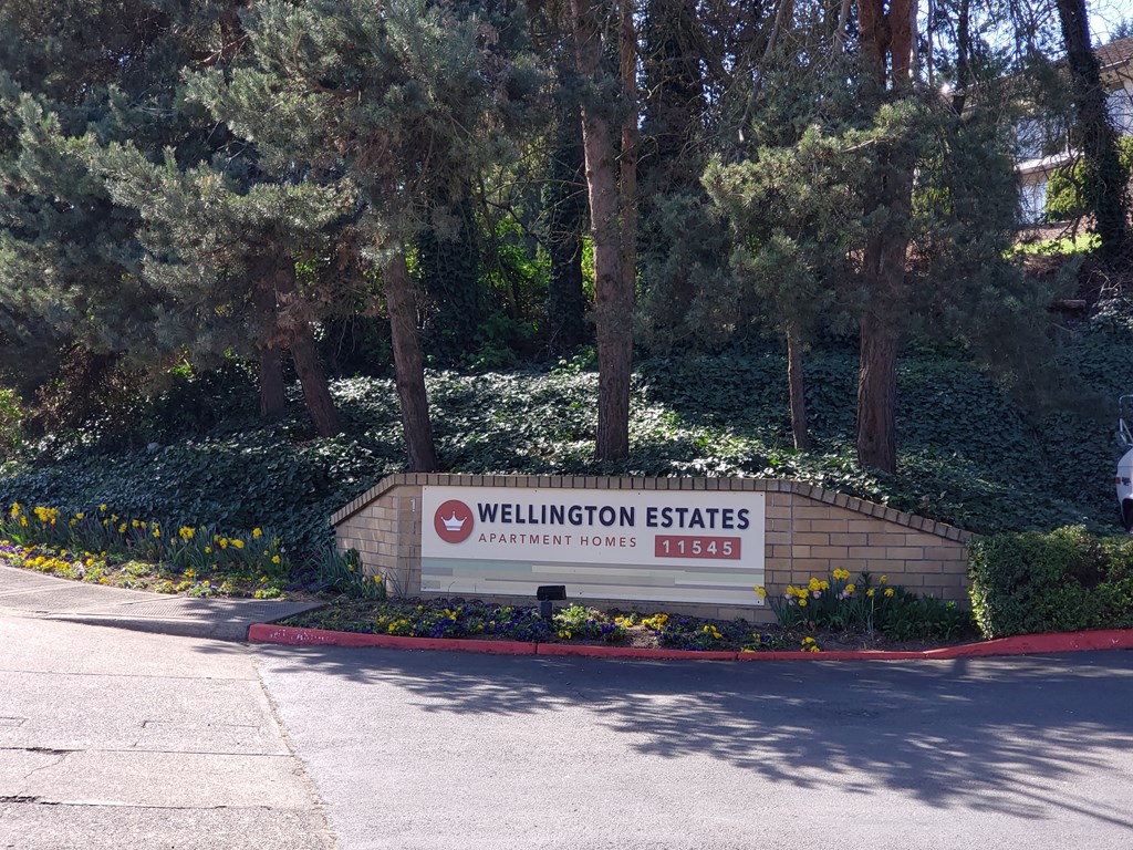 Wellington Estates monument