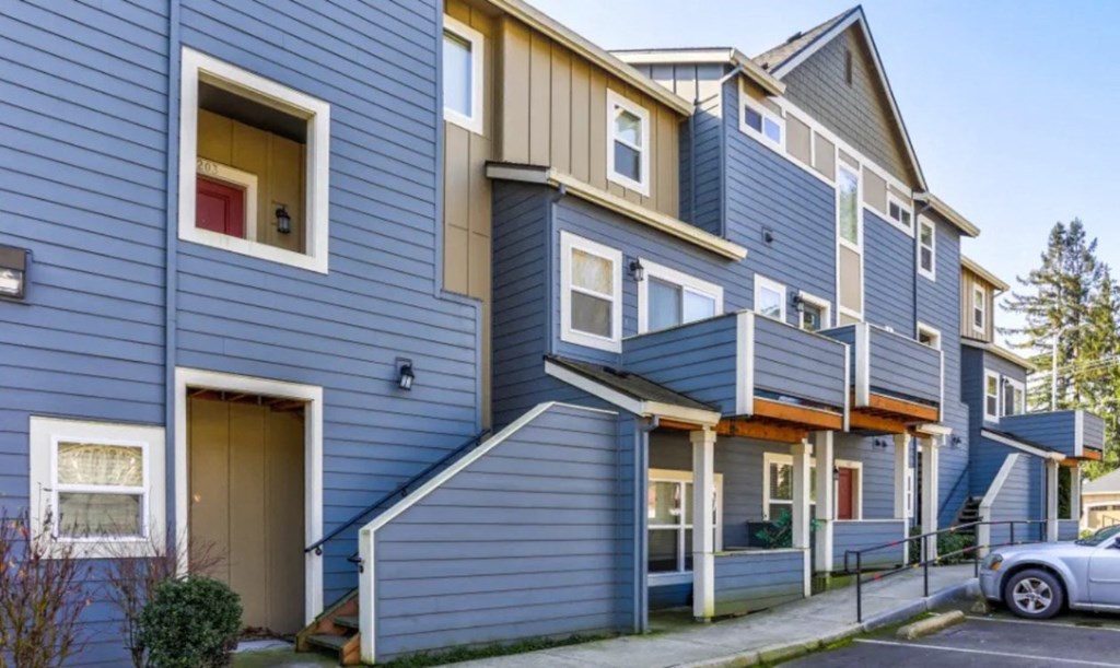 Atwater exterior side stairs