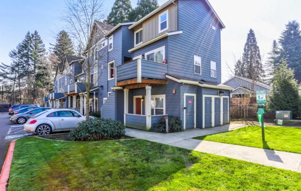 Atwater extetior side 2