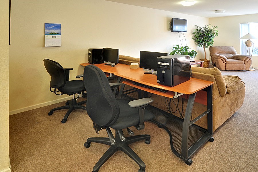 Chico Courtyards business center