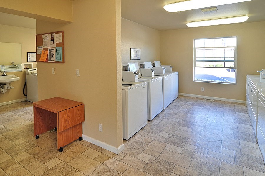 Chico Courtyards laundry faciliites