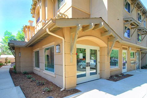 Bidwell Park leasing office