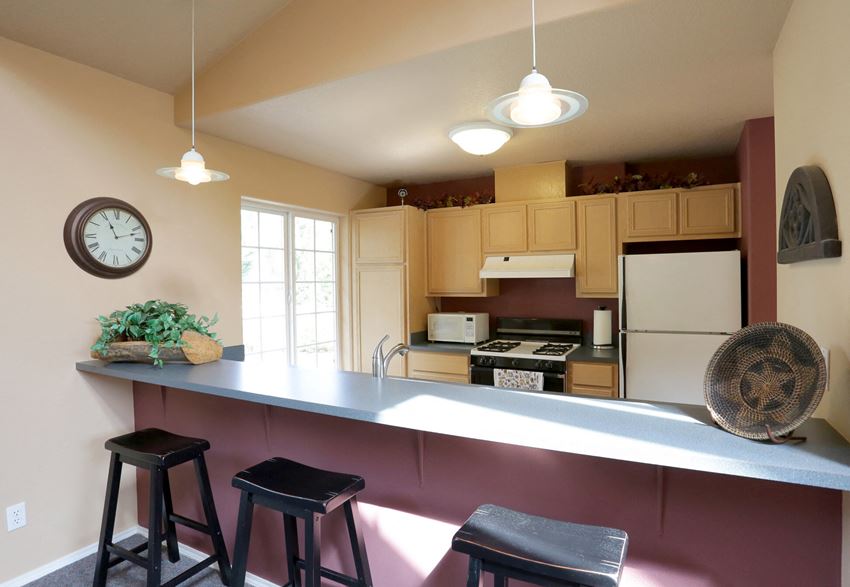 Fanno Creek Village Clubhouse Kitchen