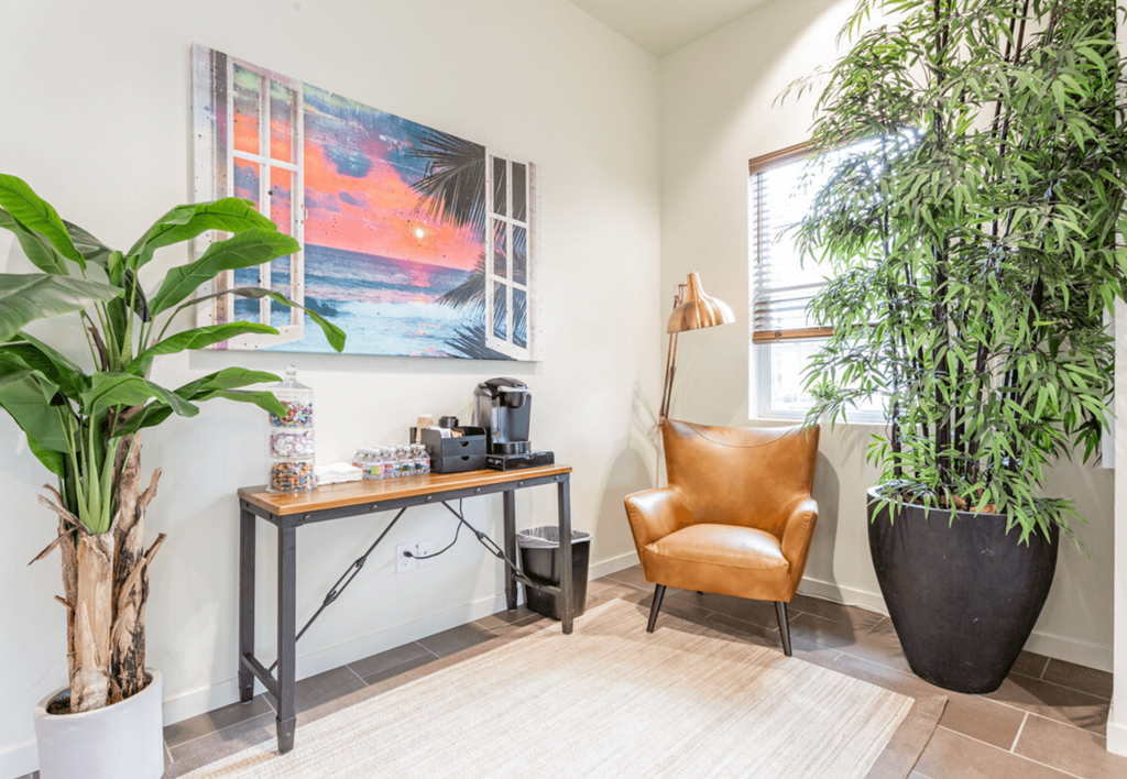 lavonne clubhouse sitting area