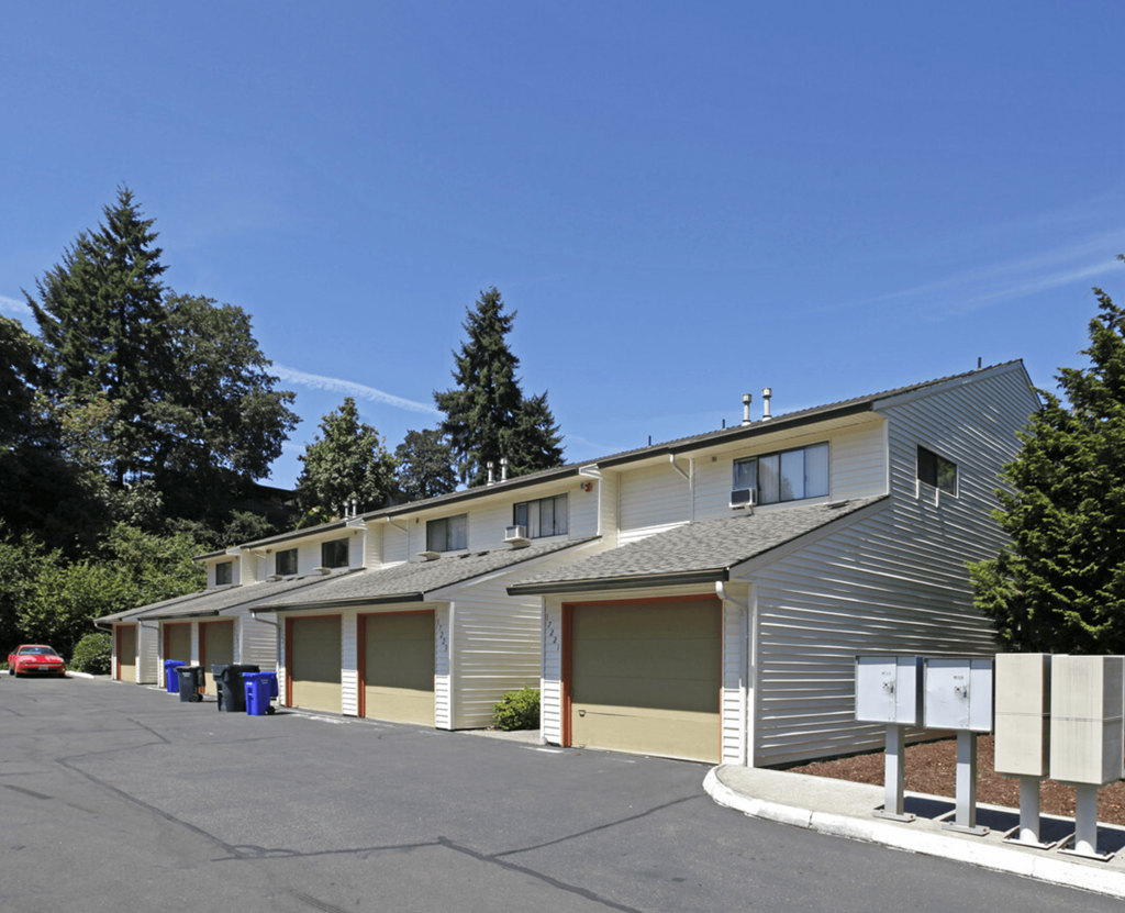 the building where the motel is located