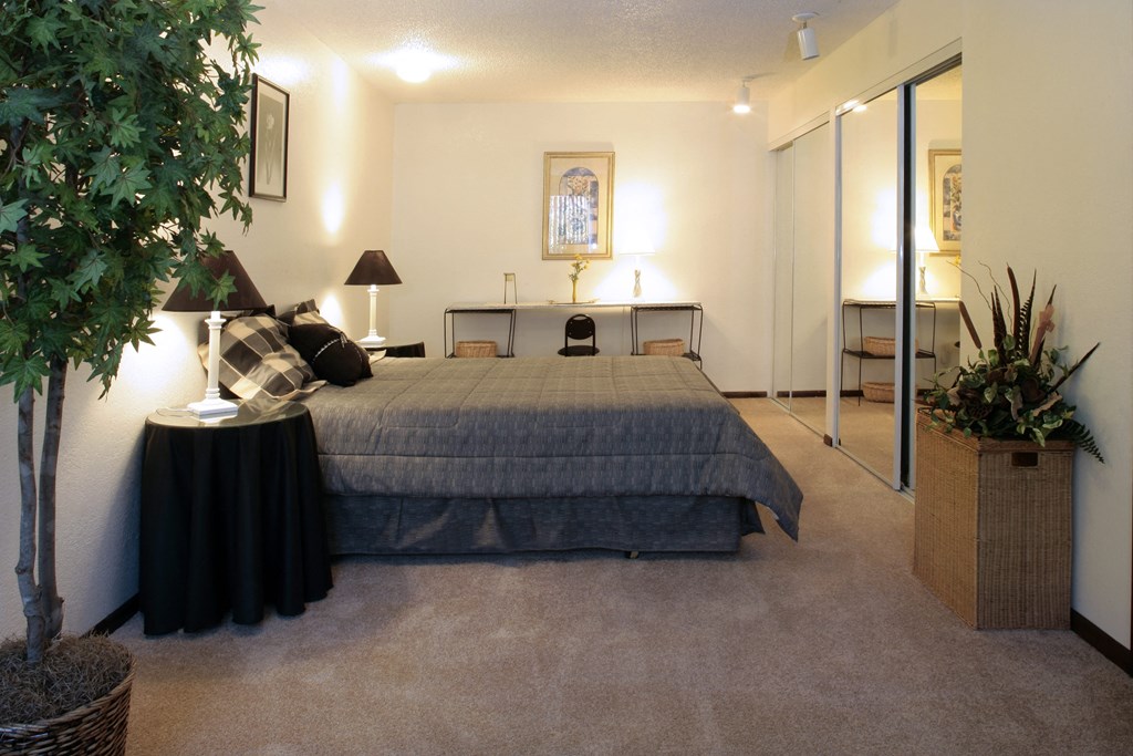 Sunrise Park master bedroom