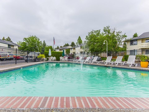 Willow Creek: pool