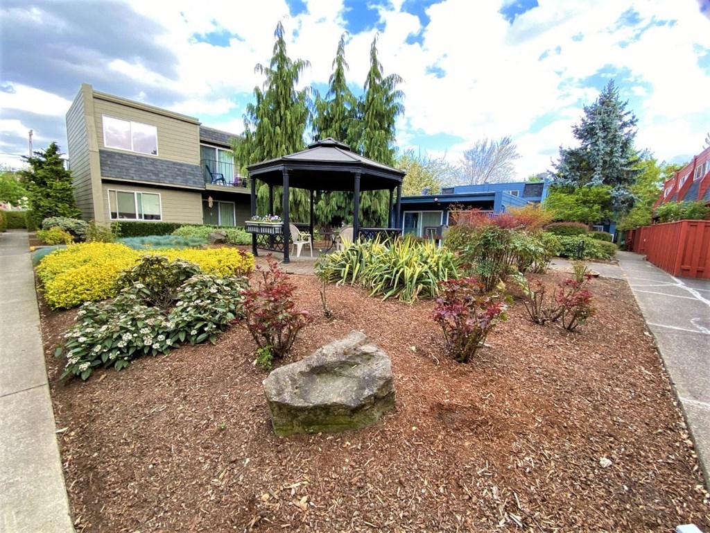 20th & Brooklyn  side view of common area with gazebo