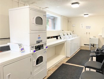Creston Villa laundry room - Photo Gallery 2