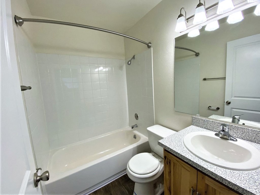 20th and Brooklyn 1bed bathroom