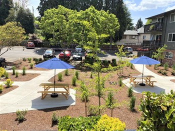 Creston Villa view of courtyard - Photo Gallery 5