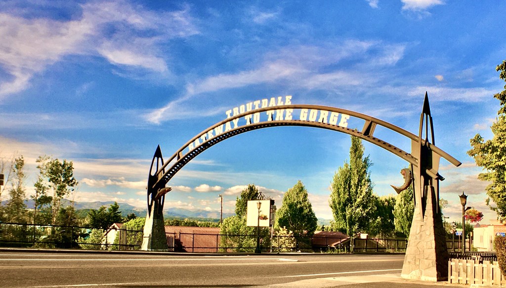 Cherry Ridge Troutdale Entrance