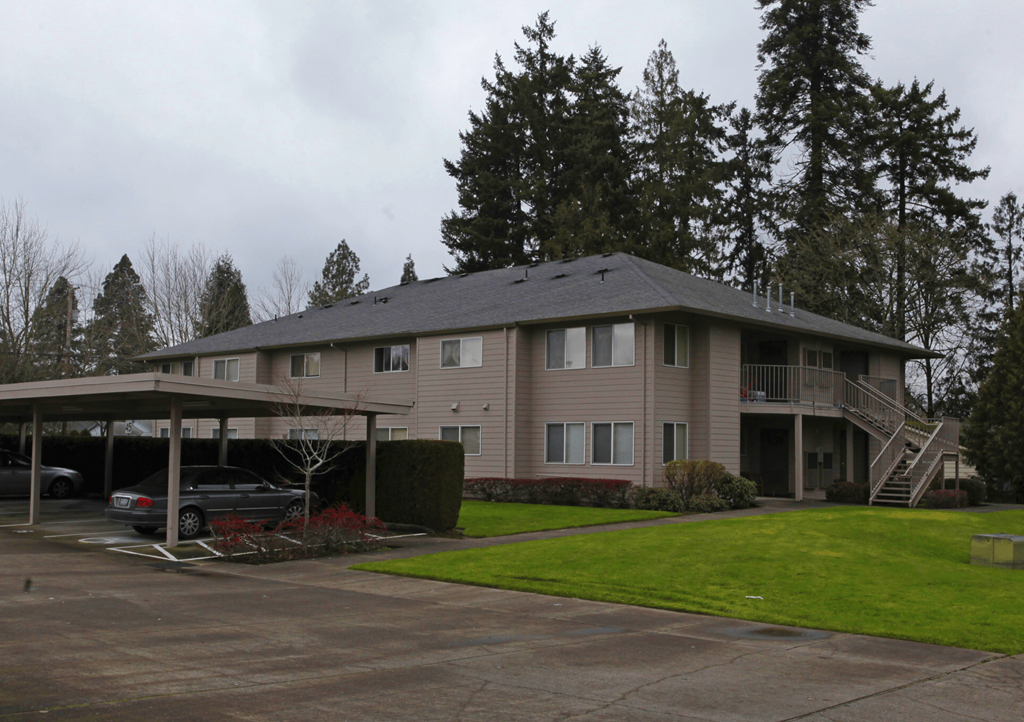 Twin Oaks Exterior