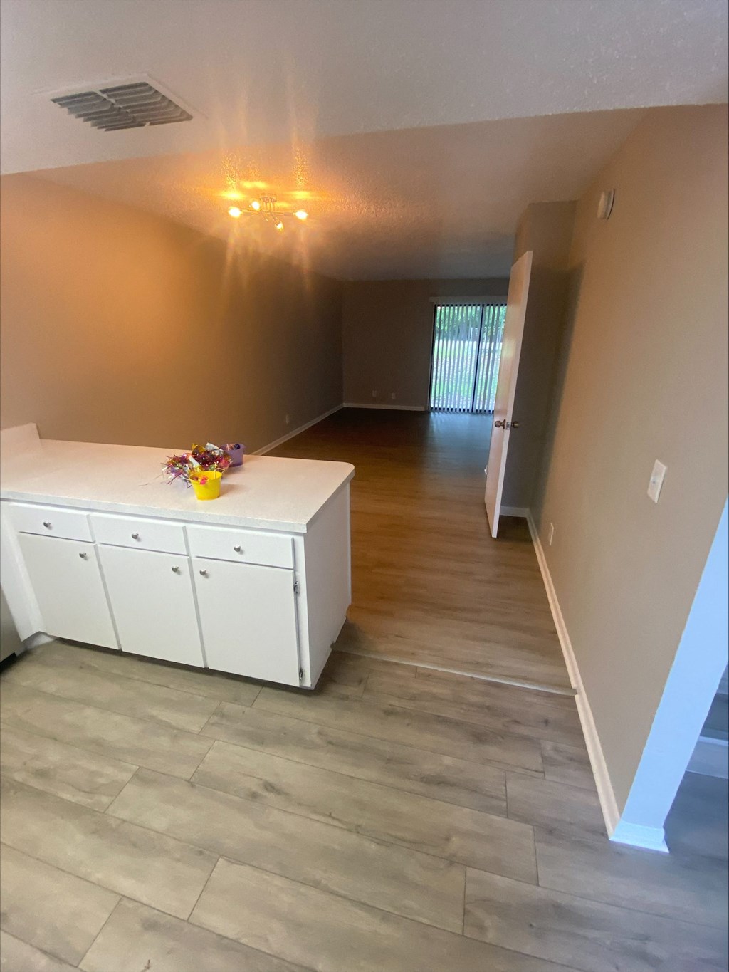 a look at the kitchen from the living room