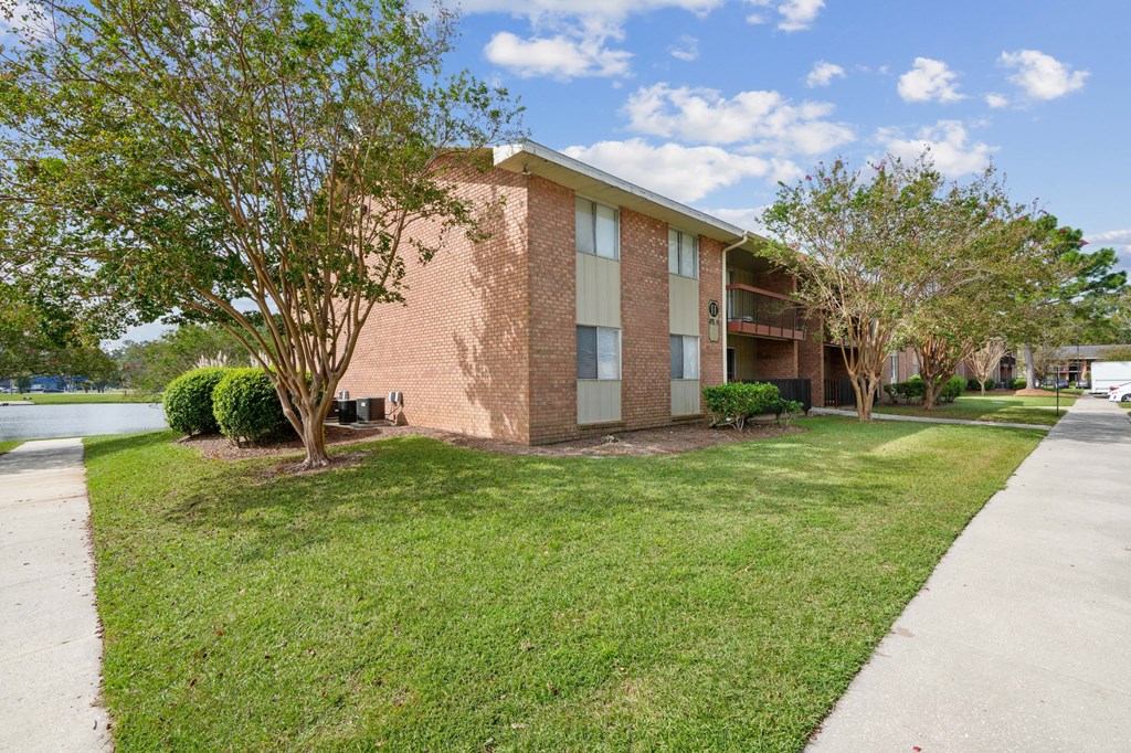 Lakeside Lakeview Community