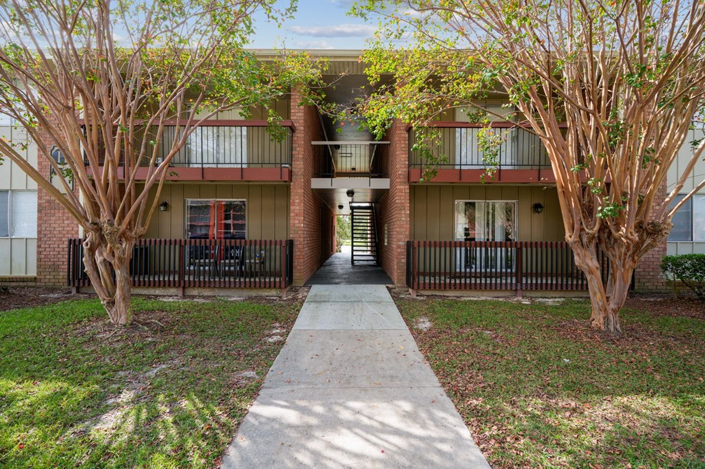 Lakeside Lakeview Apartments, 1718 Northside Drive, Valdosta, GA RentCafe