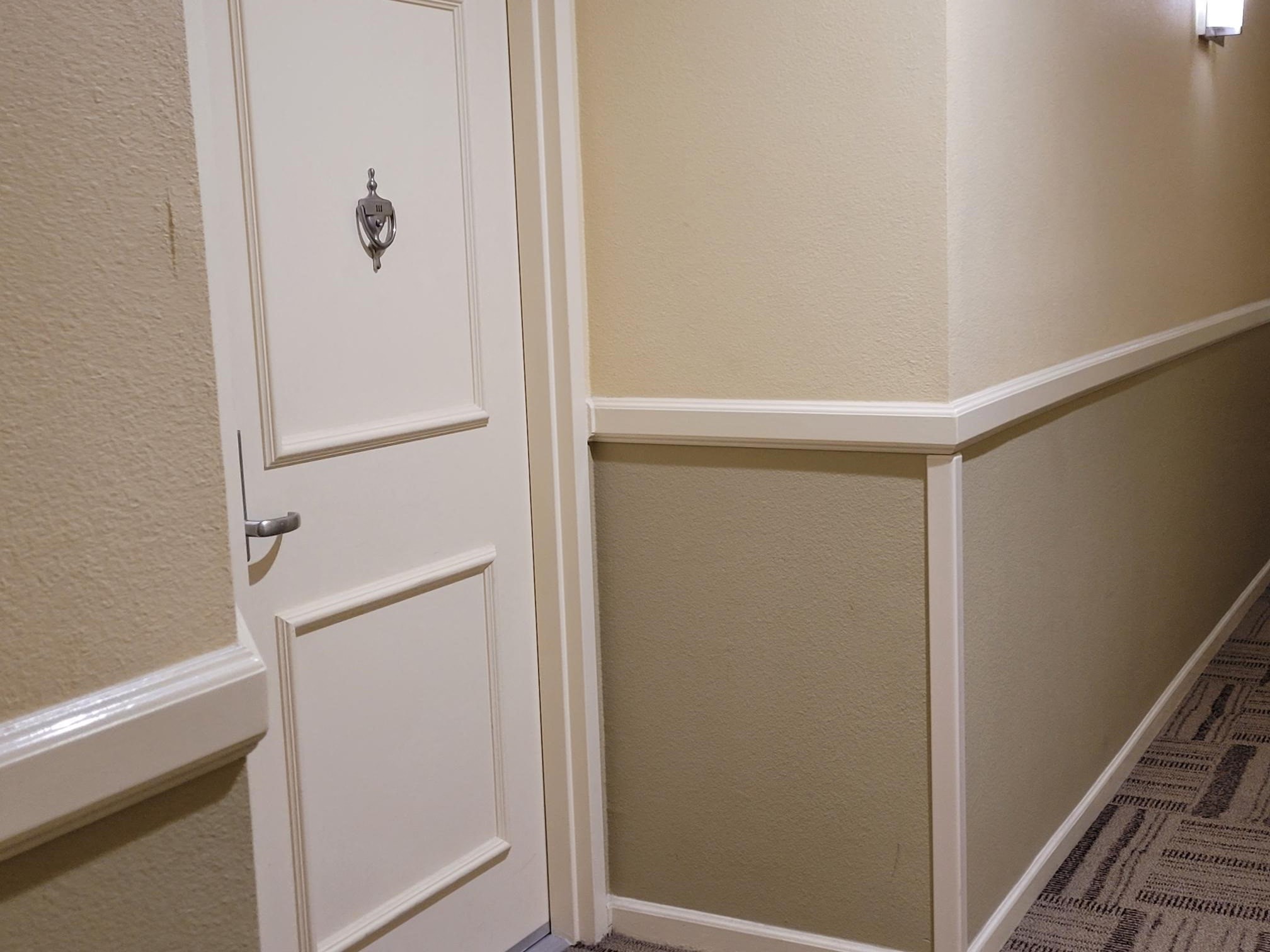 Apartments in Hollywood, CA - The Summit Interior Corridor