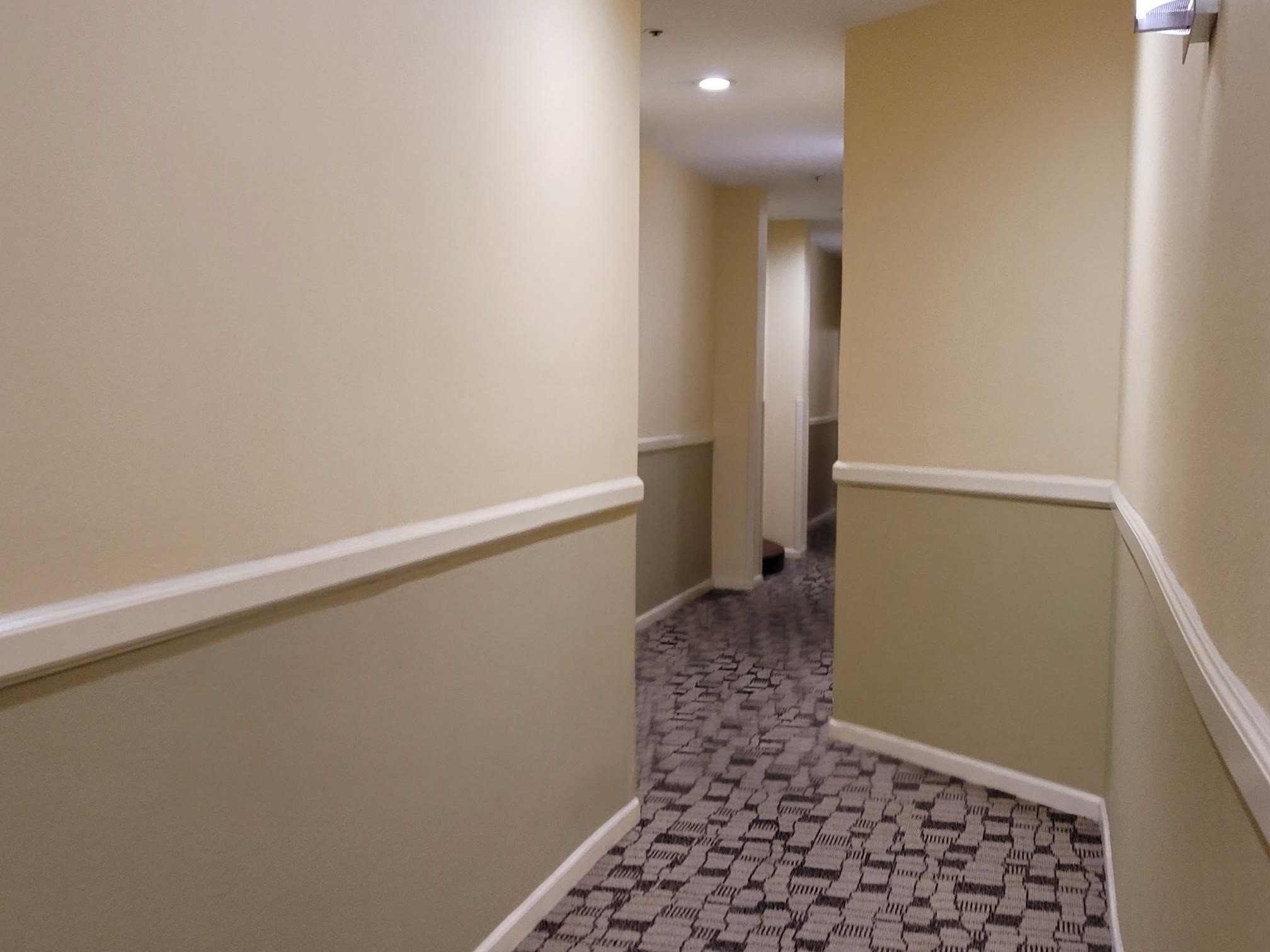 Apartments in Hollywood, CA - The Summit Interior Corridors