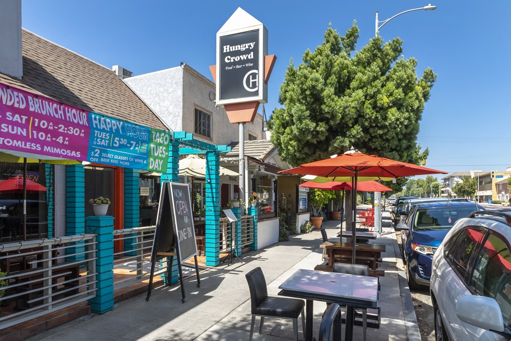 Apartments in Toluca Lake Sidewalk Street View of Hungry Crowd Restaurant