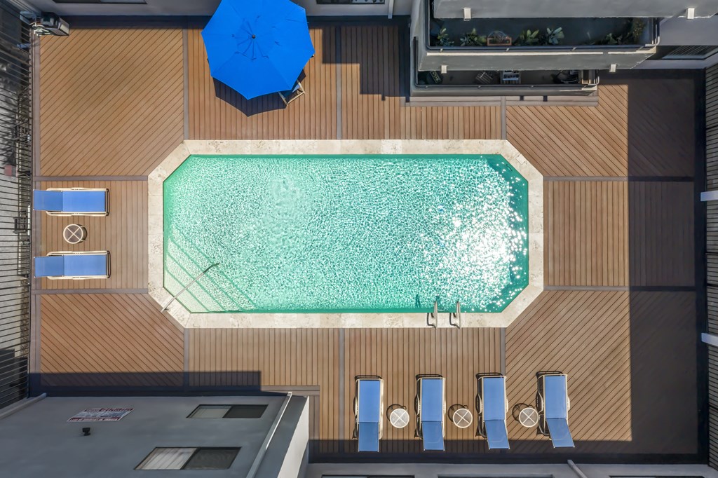 Club Riverside is a similar property to Ashton Sherman Village located in Valley Village