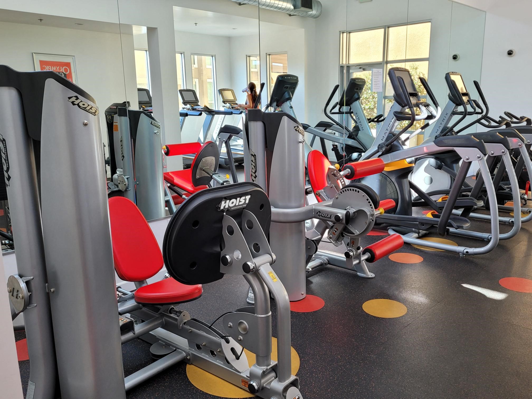 Apartments in Hollywood, CA - Fitness Center with Equipment Sutton