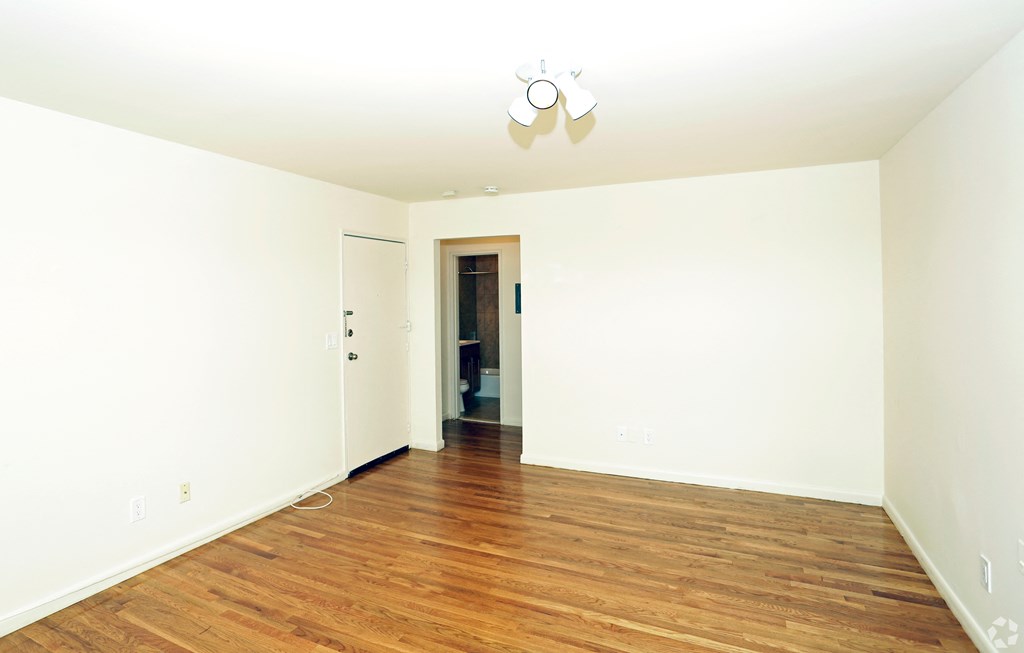 a bedroom at Willow Gardens Apartments, New Jersey, 07666