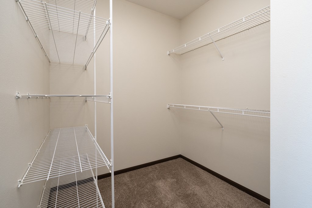 Arden Flats - One Bedroom Walk-In Closet