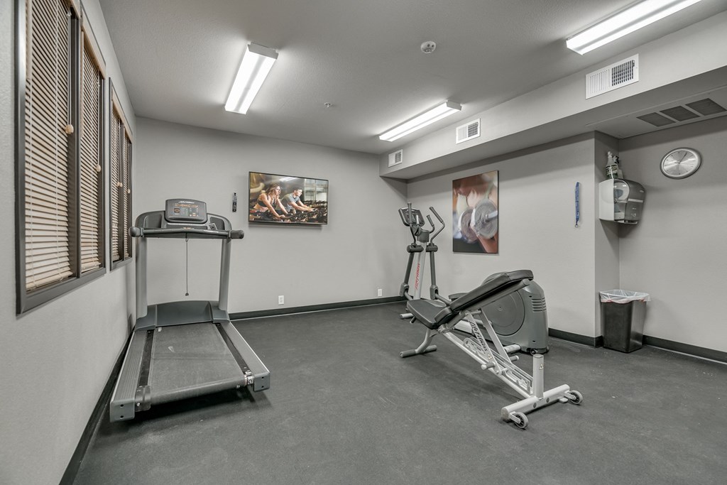 the gym at the preserve apartments